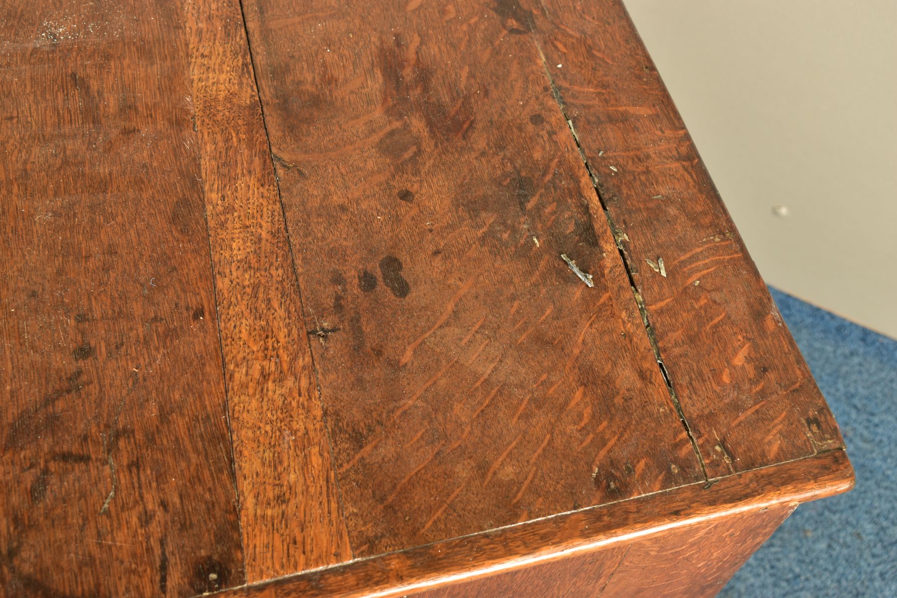 A GEORGE I AND LATER OAK CHEST OF TWO SHORT OVER THREE LONG GRADUATED DRAWERS, the drawer fronts - Image 8 of 11
