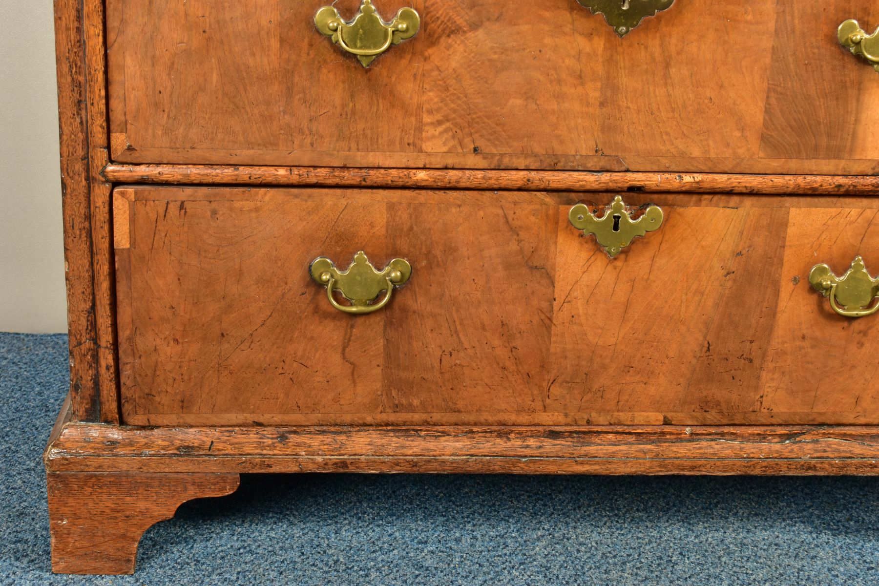A GEORGE I AND LATER OAK CHEST OF TWO SHORT OVER THREE LONG GRADUATED DRAWERS, the drawer fronts - Image 4 of 11