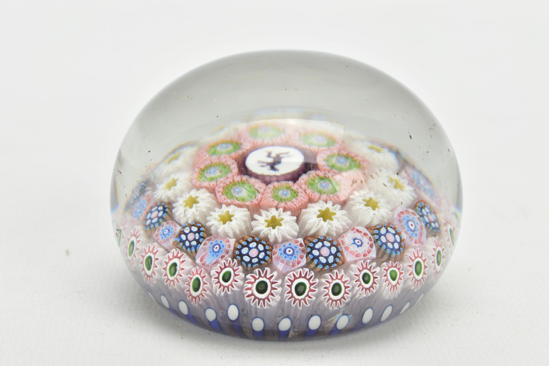A 19TH CENTURY ST. LOUIS CONCENTRIC MILLEFIORI PAPERWEIGHT, centre dancing devil cane surrounded - Image 4 of 14