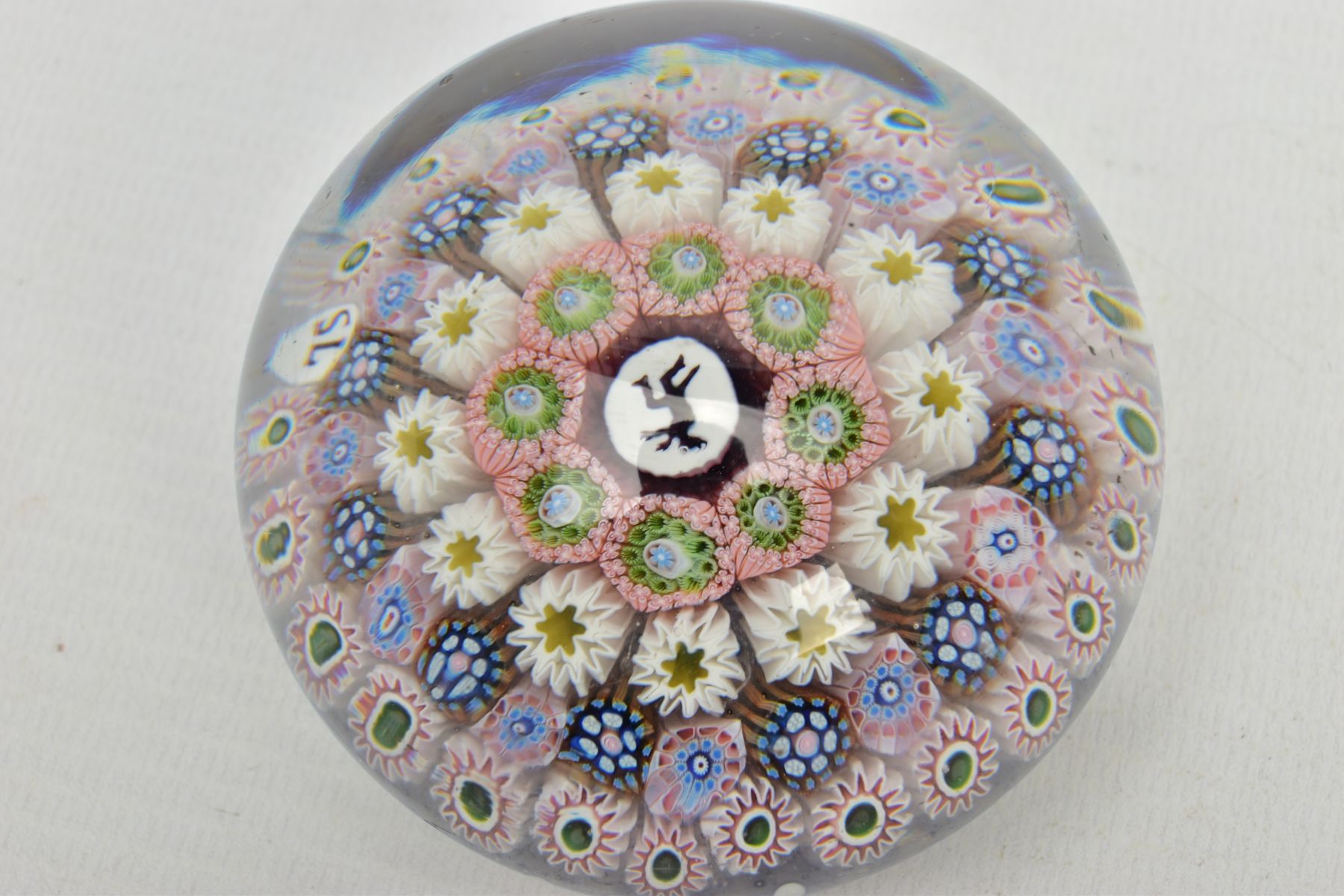 A 19TH CENTURY ST. LOUIS CONCENTRIC MILLEFIORI PAPERWEIGHT, centre dancing devil cane surrounded - Image 9 of 14