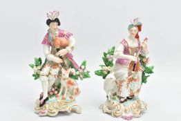 A PAIR OF LATE 18TH CENTURY DERBY PORCELAIN FIGURES OF LADY AND GENTLEMAN MUSICIANS, he playing