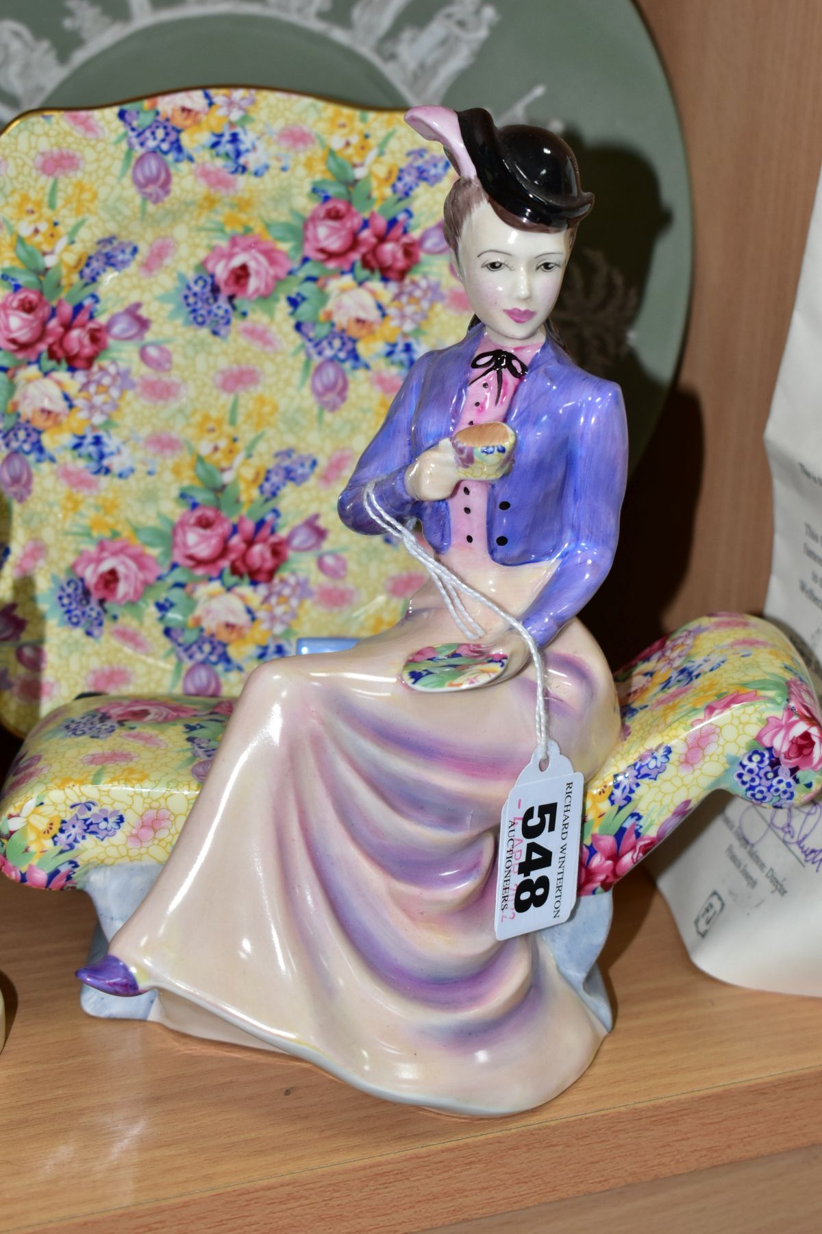 A GROUP OF CERAMICS AND GLASSWARES, to include a boxed Royal Winton Welbeck The Chintz Girl - Image 5 of 14