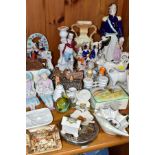 A GROUP OF CERAMICS AND SUNDRY ITEMS, to include a Crown Devon Fieldings rectangular music box,