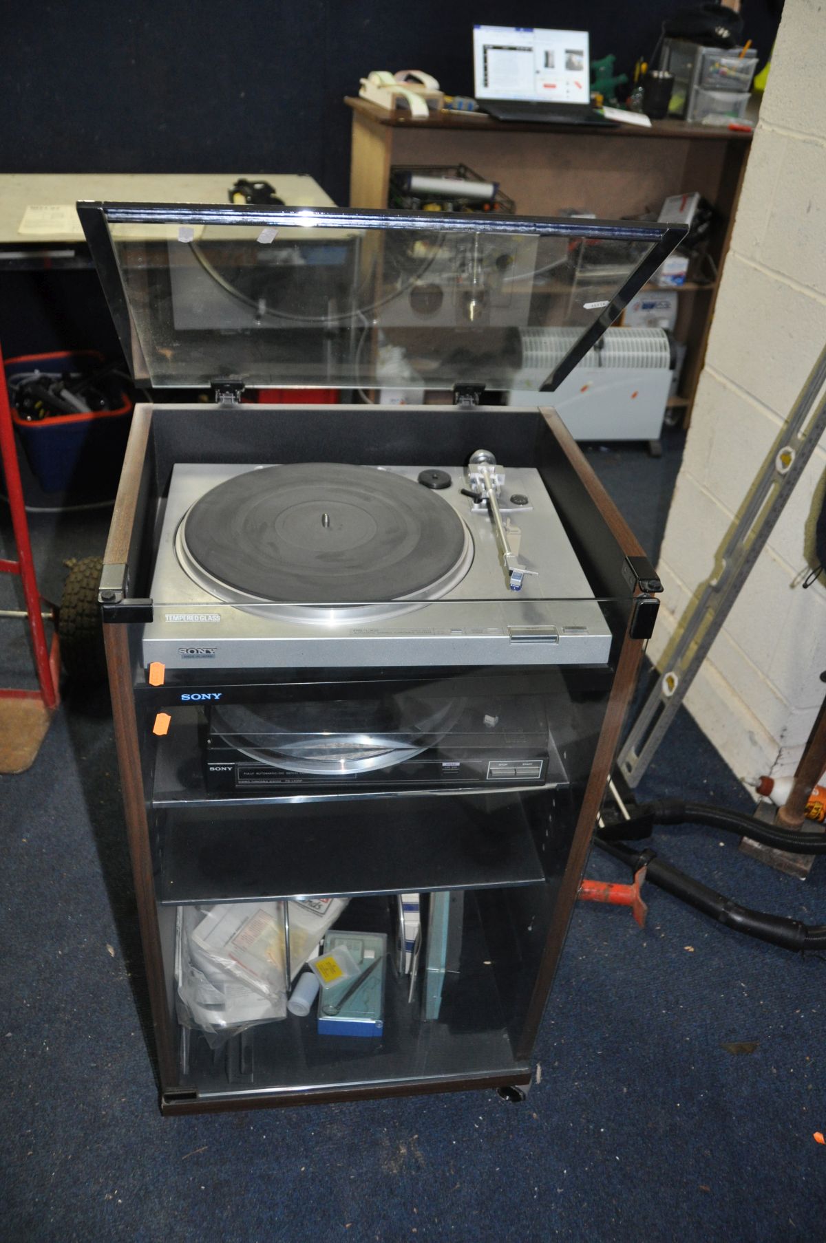 A SONY PS-LX2 TURNTABLE (PAT fail due to uninsulated plug but working), a Sony SU-L27 Hi Fi