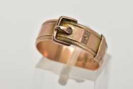 A LATE VICTORIAN 9CT GOLD BUCKLE RING, a rose gold buckle band ring, detailed with a patterned