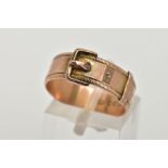 A LATE VICTORIAN 9CT GOLD BUCKLE RING, a rose gold buckle band ring, detailed with a patterned