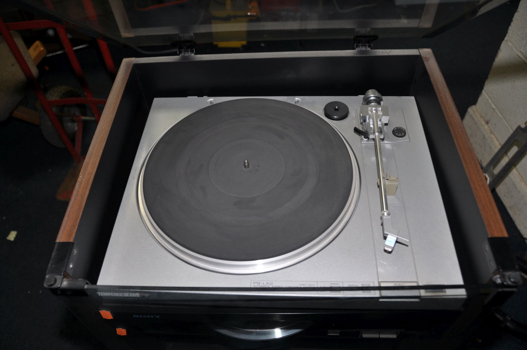 A SONY PS-LX2 TURNTABLE (PAT fail due to uninsulated plug but working), a Sony SU-L27 Hi Fi - Image 2 of 3