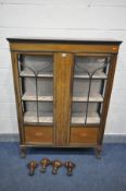 AN EDWARDIAN MAHOGANY AND INLAID TWO DOOR DISPLAY CABINET, width 106cm x depth 33cm x height