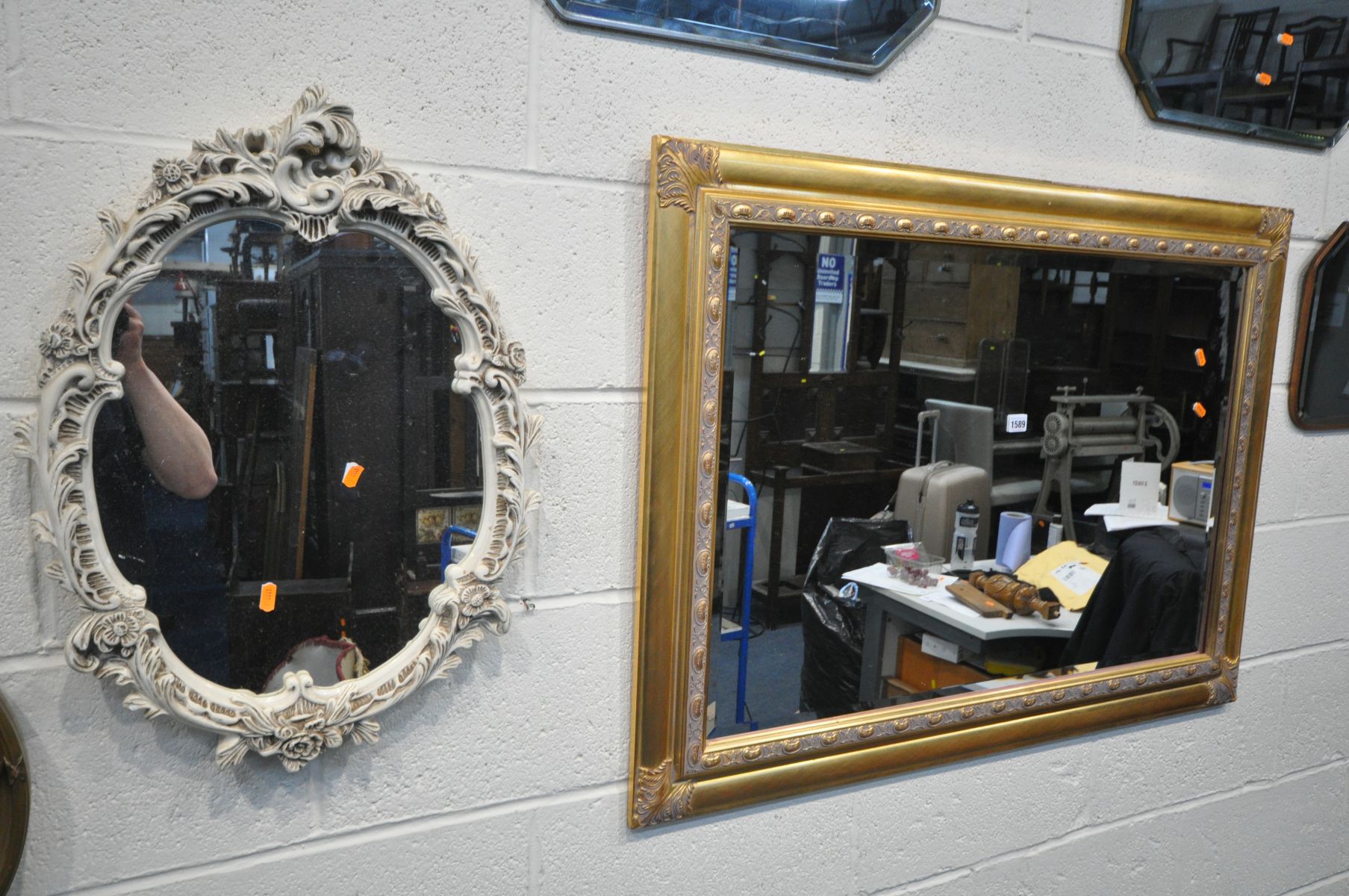 A GILT FRAMED BEVELLED EDGE WALL MIRROR, 109cm x 78cm, a Regency style circular gilt wall mirror, - Image 3 of 5