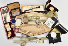 A BOX OF ASSORTED ITEMS, to include a cased 'Lotus' simulated pearl necklace, a cased 'Ronson'