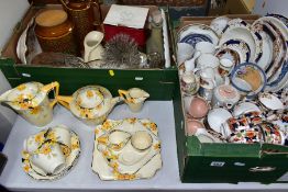 TWO BOXES AND LOOSE CERAMICS AND GLASSWARES, to include a sixteen piece Art Deco Crown Ducal