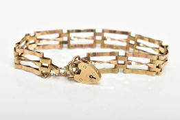 A 9CT GOLD GATE BRACELET, three bar links, fitted with a heart clasp, hallmarked 9ct Birmingham,