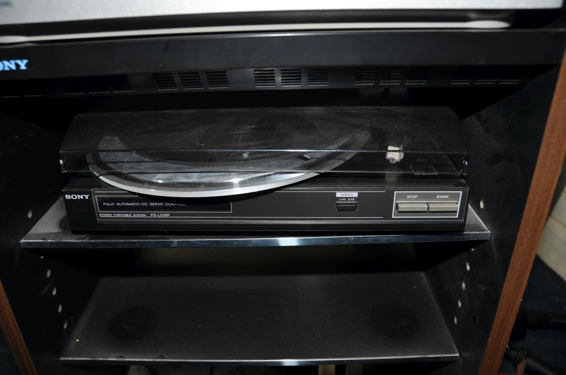 A SONY PS-LX2 TURNTABLE (PAT fail due to uninsulated plug but working), a Sony SU-L27 Hi Fi - Image 3 of 3