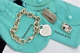 THREE PIECES OF 'TIFFANY & CO' JEWELLERY, to include a silver somerset mesh ring, stamped 'T & Co