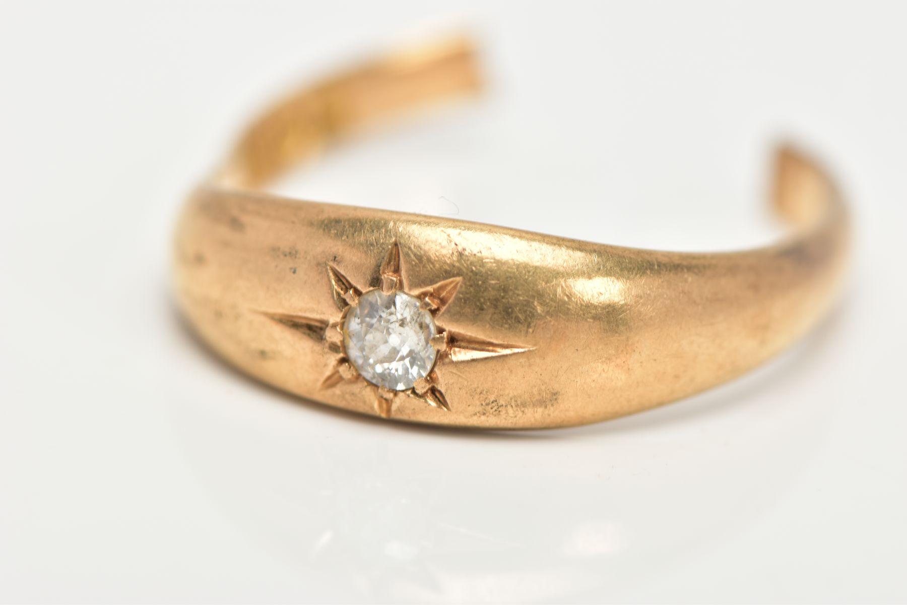 AN 18CT GOLD STAR SET DIAMOND RING, AF ring set with an old cut diamond, approximate carat weight - Image 4 of 4