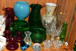 A GROUP OF COLOURED AND DECORATIVE GLASSWARES, to include an EO Brody green, diamond textured