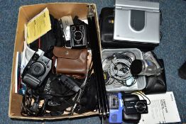 A BOX AND LOOSE PHOTOGRAPHIC EQUIPMENT AND PORTABLE DVD PLAYER, to include a Maxim 7'' TFT TV/