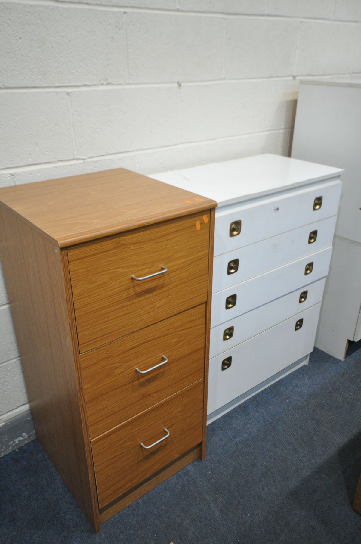 FOUR VARIOUS PIECES OF BEDROOM FURNITURE, to include a low teak effect chest of six drawers, a - Image 3 of 4