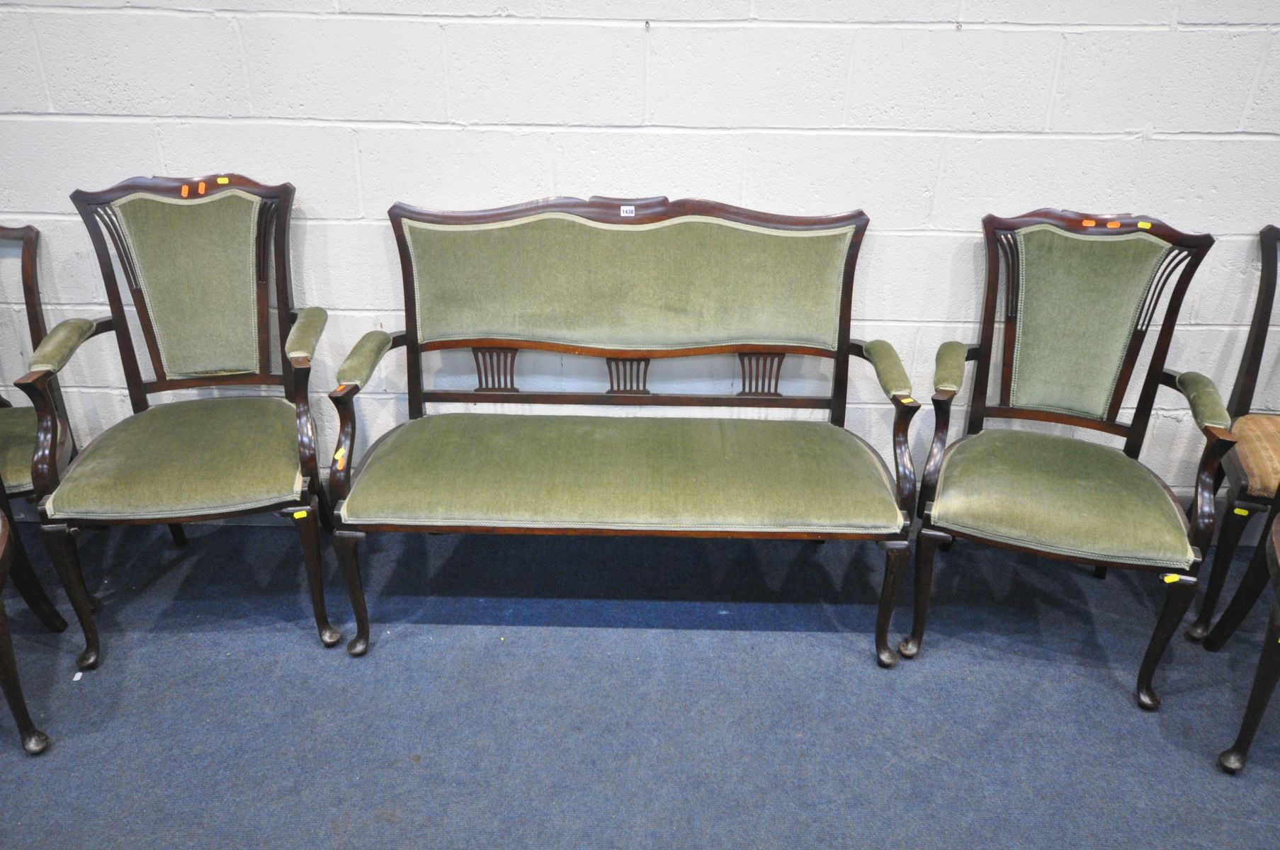 AN EDWARDIAN MAHOGANY SEVEN PIECE SALON SUITE, comprising a sofa with open armrests, length 125cm, - Image 2 of 4