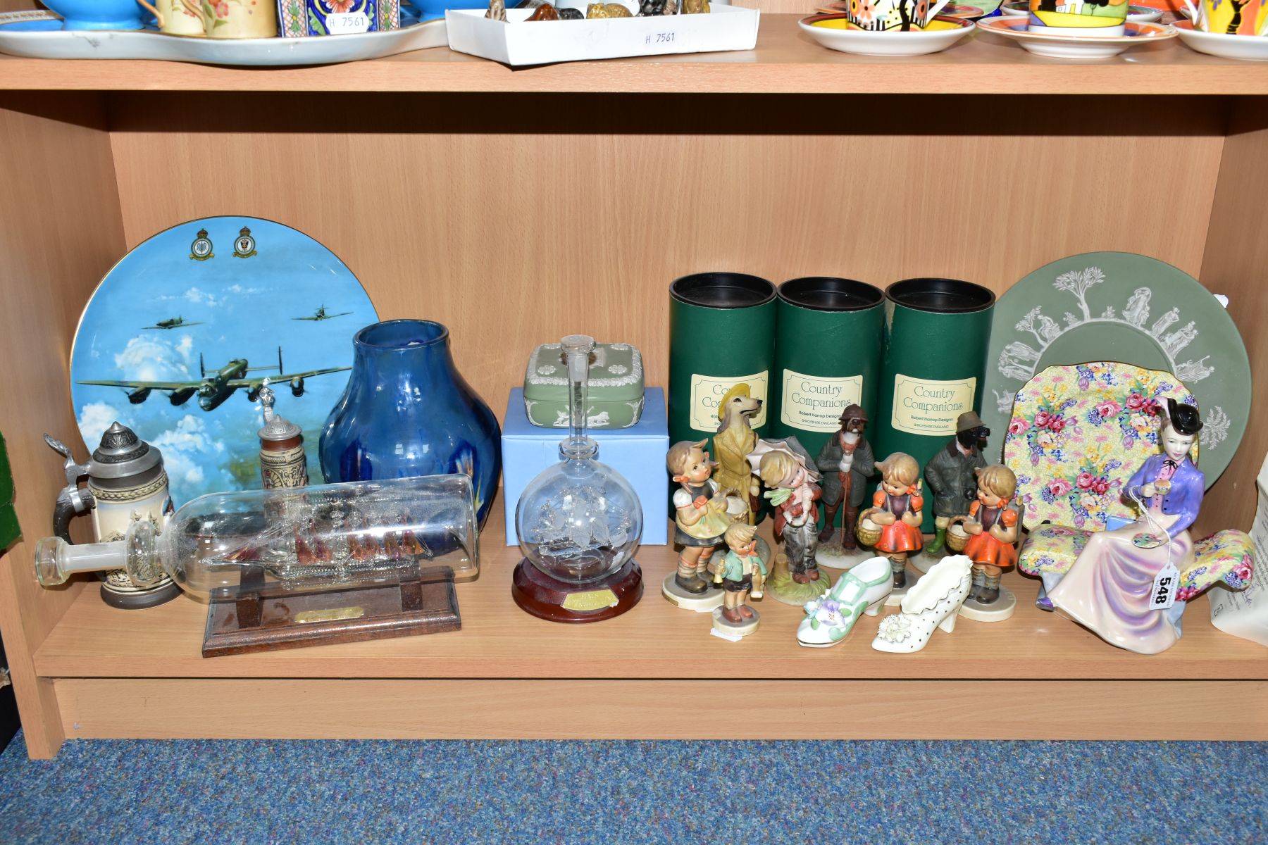 A GROUP OF CERAMICS AND GLASSWARES, to include a boxed Royal Winton Welbeck The Chintz Girl