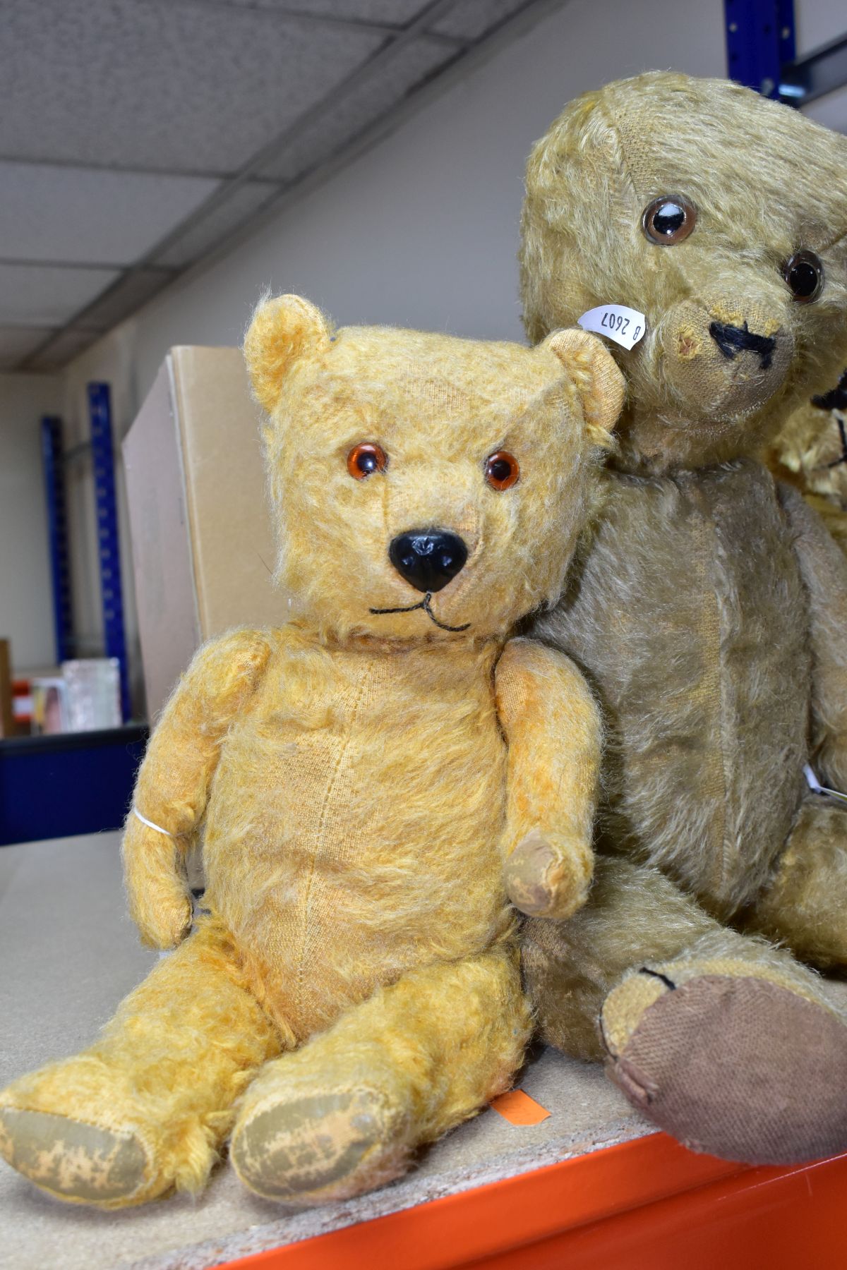 FOUR TEDDY BEARS, comprising a 33cm fully jointed vintage bear with plastic eyes and nose, rexine - Image 3 of 5