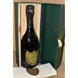 CHAMPAGNE, one bottle of Moet et Chandon, cuvee DOM PERIGNON 1990, boxed