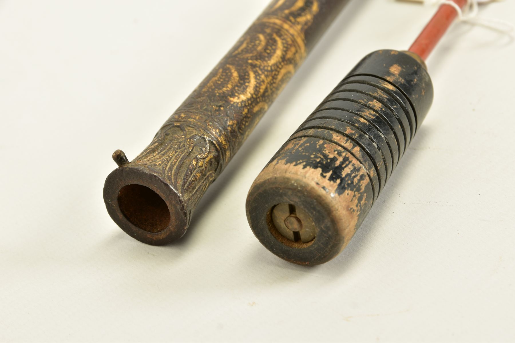 AN ANTIQUE 50 1/2'' MATCHLOCK JEZAIL MUSKET BARREL,bearing evidence of hammered gold inlay at the - Image 4 of 12