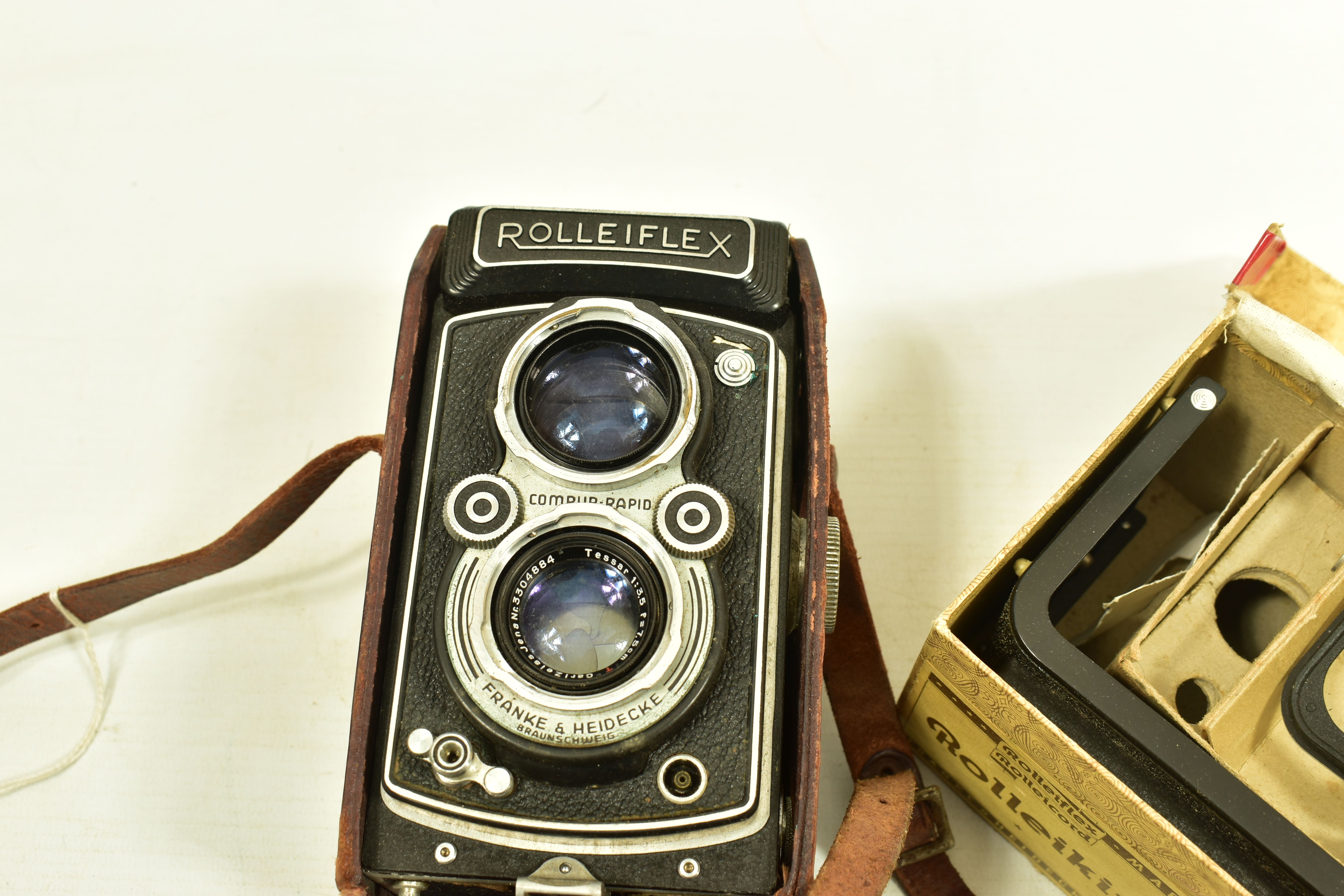 A ROLLEIFLEX AUTOMAT 6X6 K4 50 TLR CAMERA Serial No 1166151 fitted with Tessar 7.5cm f 3.5 with a - Image 2 of 5