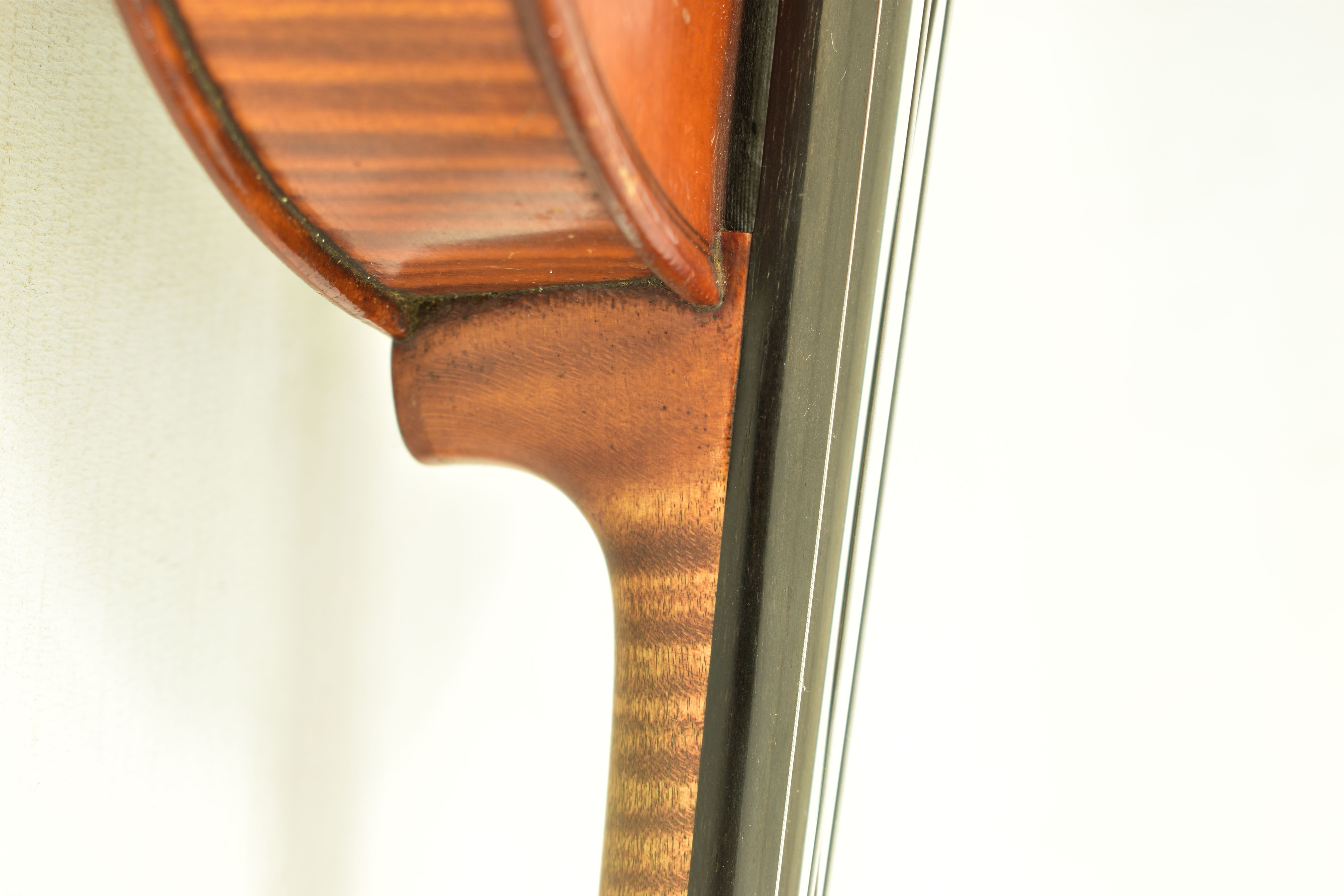 A LATE 19th CENTURY FRENCH VIOLIN BY FRANCOIS BANZONI with a two piece figured Sycamore back ( 13 - Bild 15 aus 26