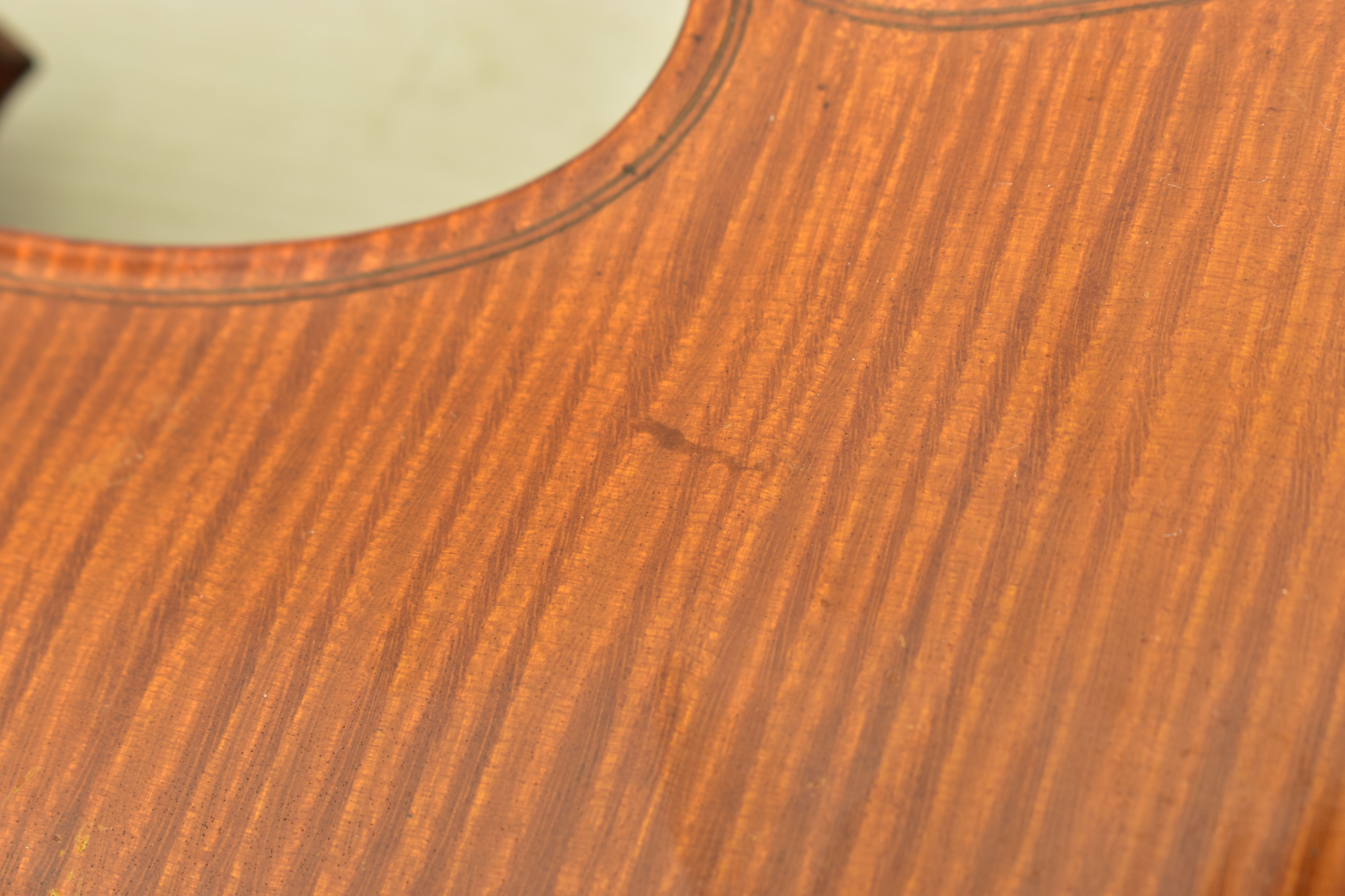 A LATE 19th CENTURY FRENCH VIOLIN BY FRANCOIS BANZONI with a two piece figured Sycamore back ( 13 - Bild 9 aus 26