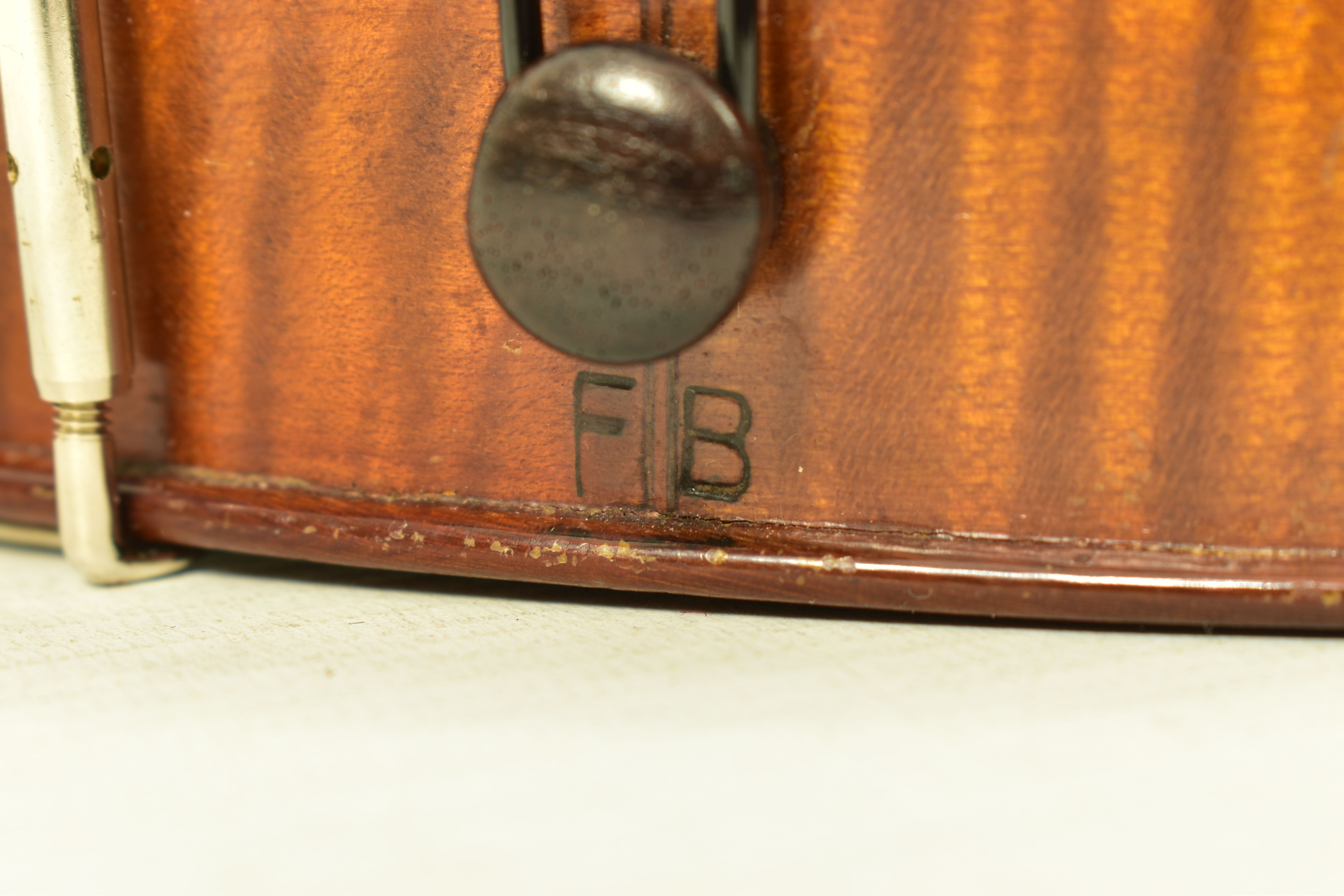 A LATE 19th CENTURY FRENCH VIOLIN BY FRANCOIS BANZONI with a two piece figured Sycamore back ( 13 - Bild 17 aus 26