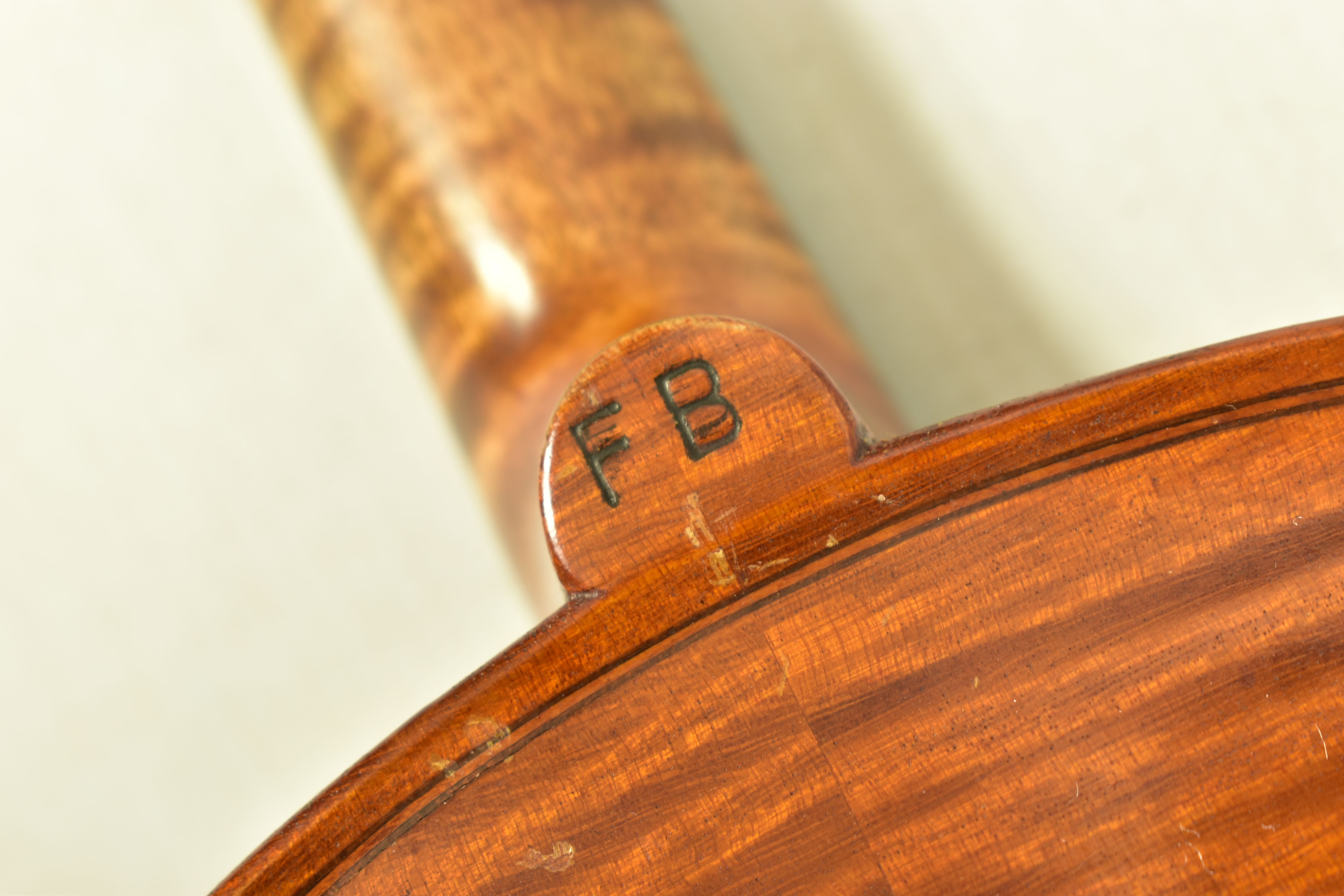 A LATE 19th CENTURY FRENCH VIOLIN BY FRANCOIS BANZONI with a two piece figured Sycamore back ( 13 - Bild 10 aus 26