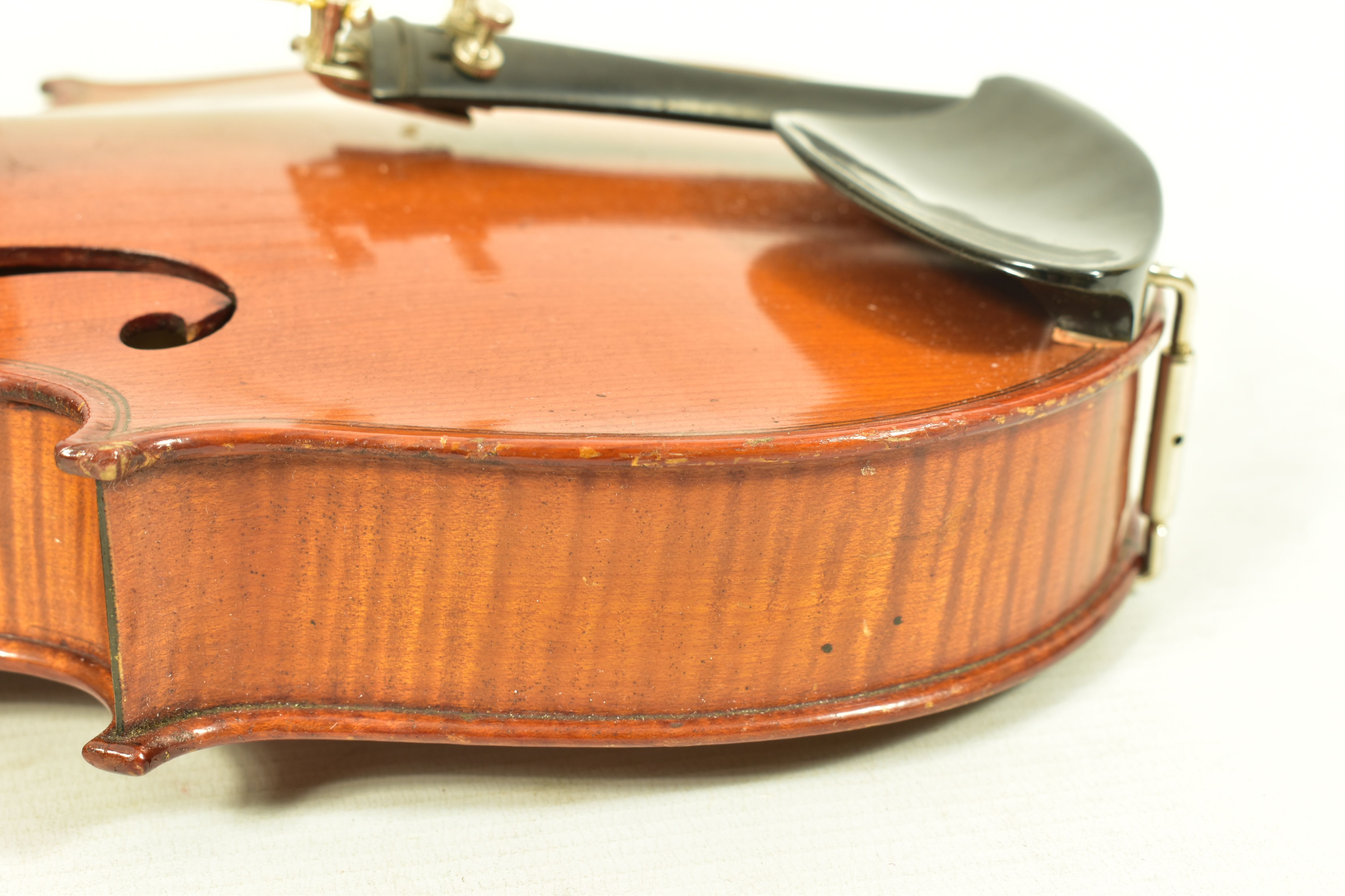 A LATE 19th CENTURY FRENCH VIOLIN BY FRANCOIS BANZONI with a two piece figured Sycamore back ( 13 - Bild 21 aus 26