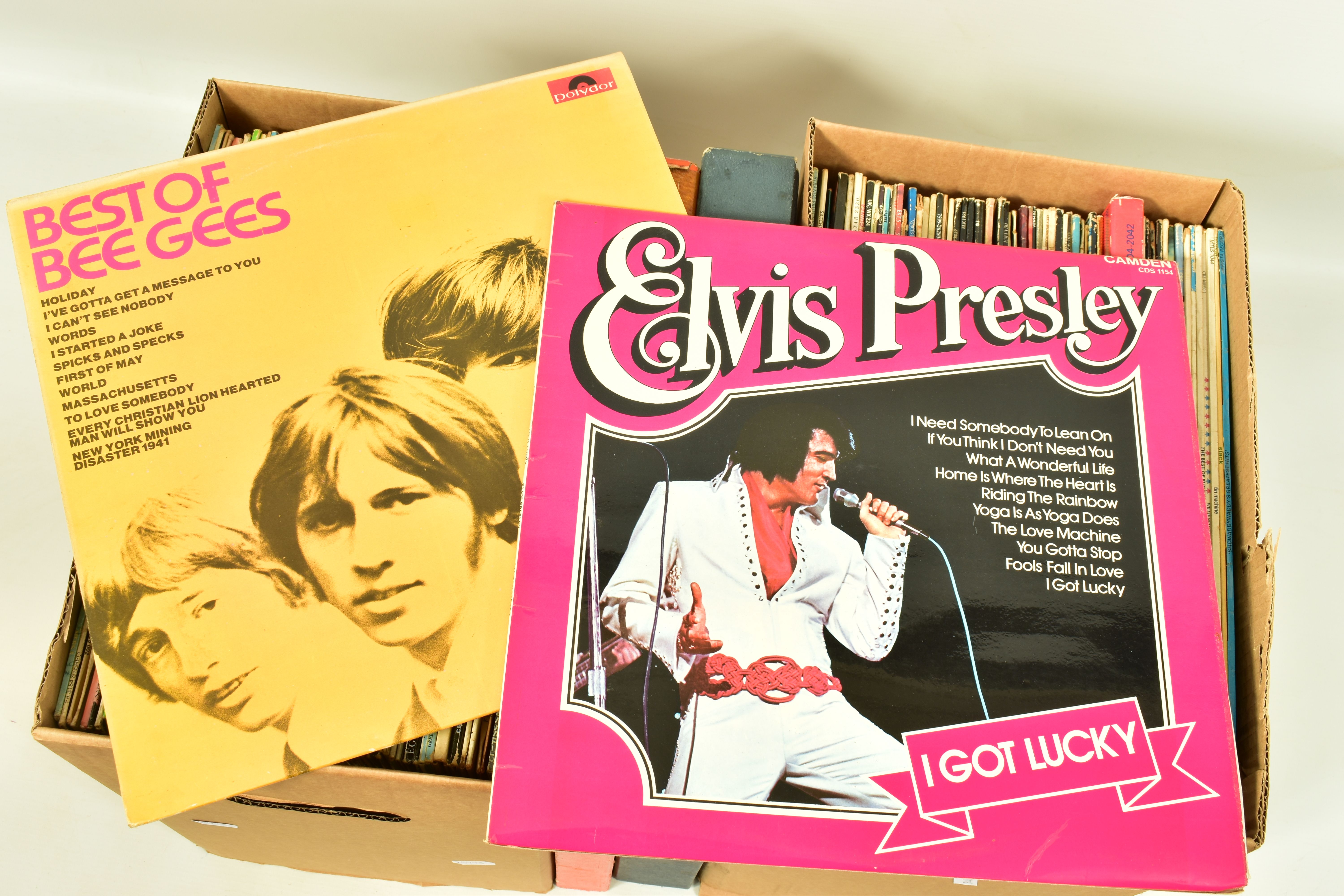 TWO TRAYS CONTAINING OVER ONE HUNDRED LPs by artists such as Rod Stewart, Abba, Queen, Elvis - Bild 4 aus 6