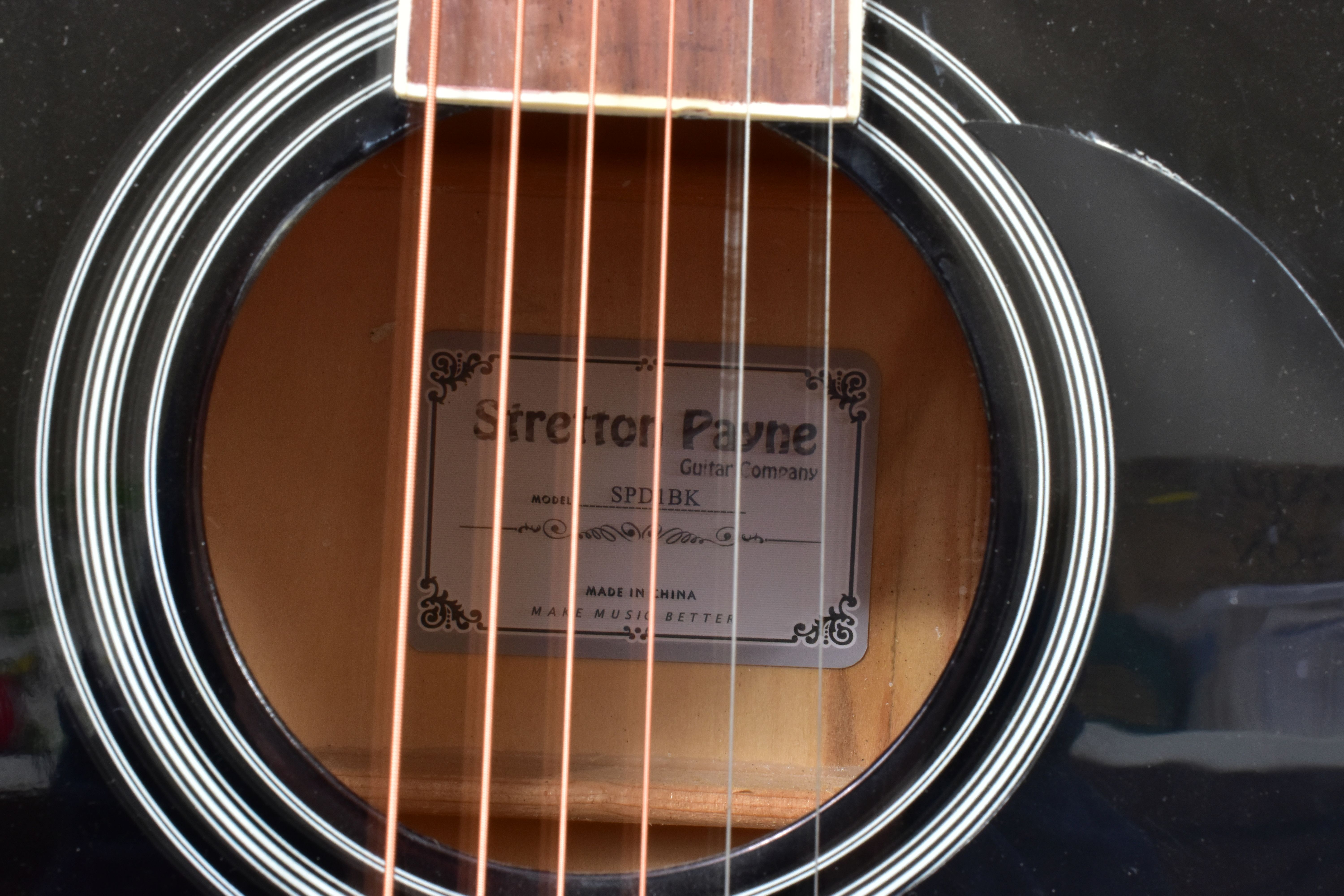 A STRETTON PAYNE SPD1BK DREADNOUGHT SHAPED ACOUSTIC GUITAR with gloss black finish cream edgebinding - Bild 2 aus 5