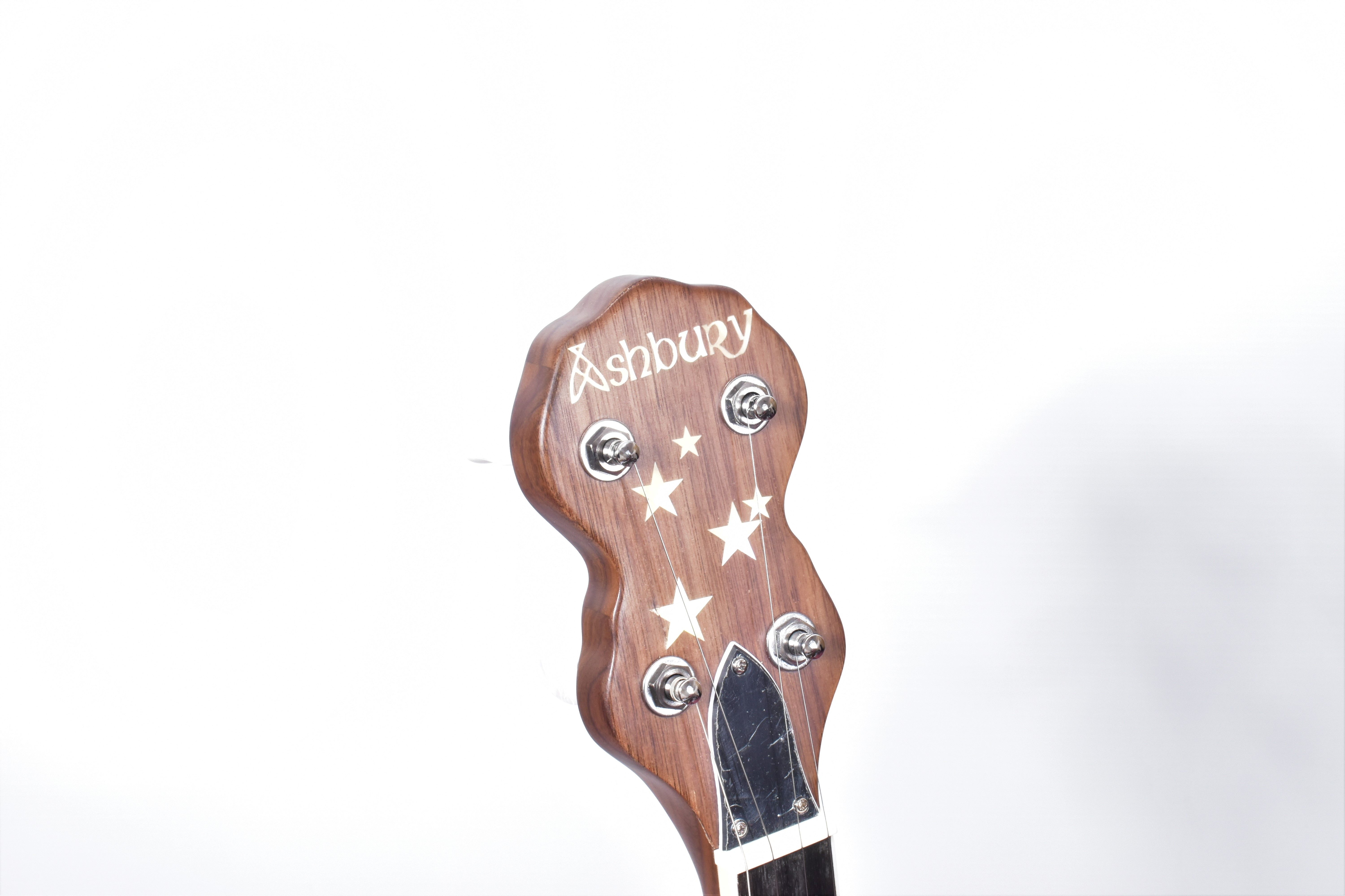 AN ASHBURY OPEN BACKED 5 STRING BANJO with walnut neck and sides, gold coloured Mother of pearl star - Bild 2 aus 5