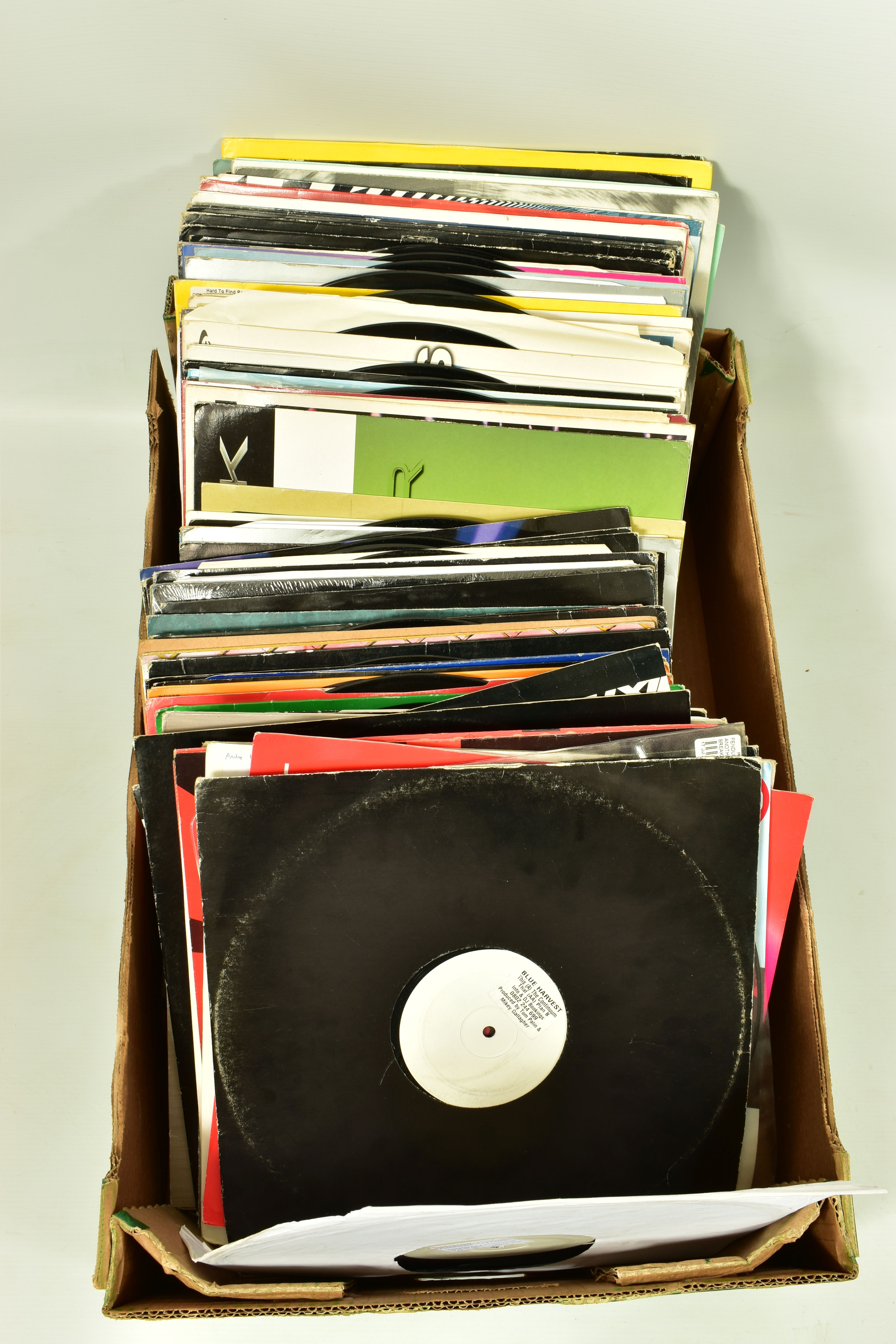 TWO TRAYS CONTAINING APPROX ONE HUNDRED AND FIFTY LPs AND 12in SINGLES of Dance, Trance, House, Hard - Bild 5 aus 5