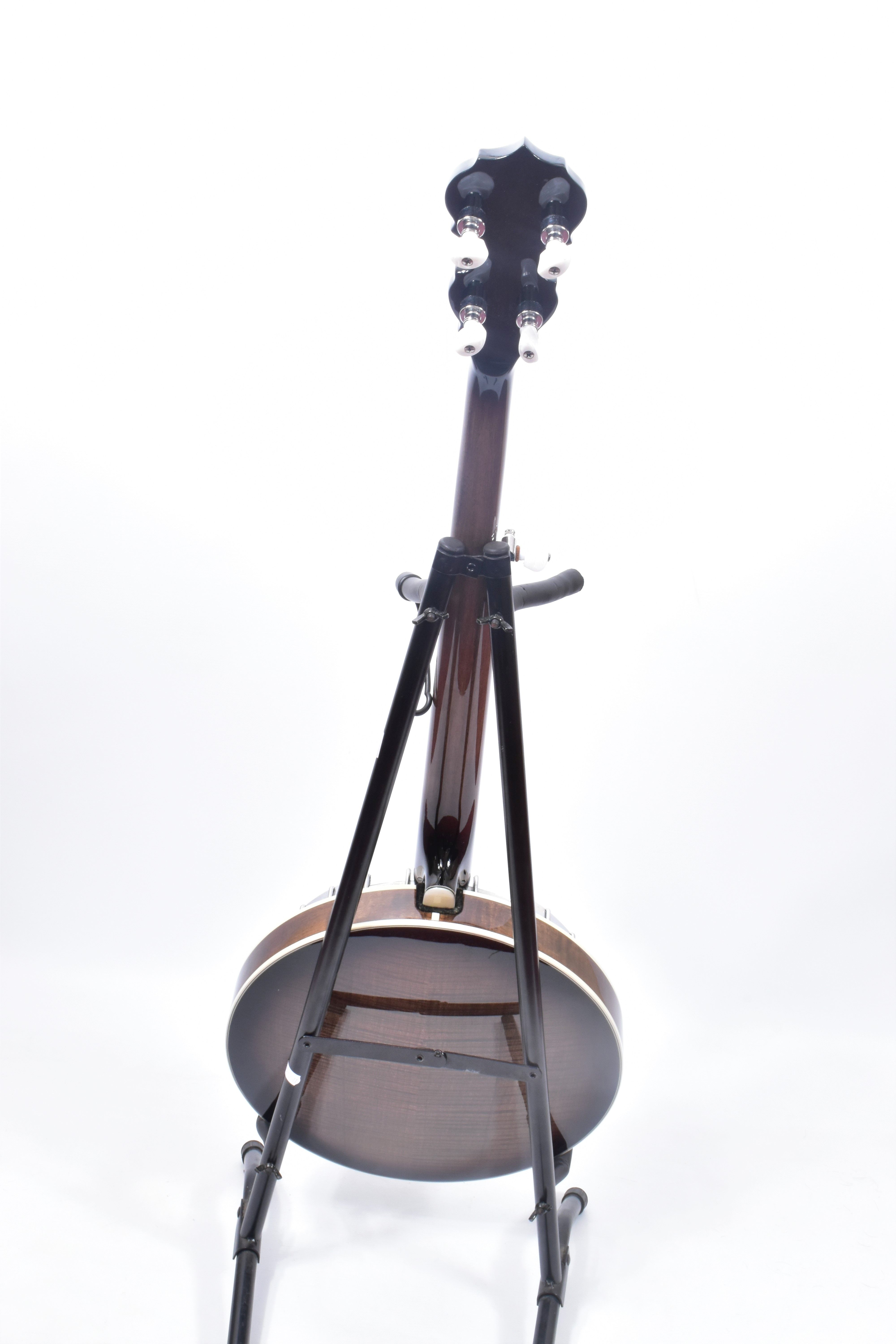 A DELTA BLUE FIVE STRING BANJO with fiddle mahogany back, mahogany sides and neck, ebony fingerboard - Bild 6 aus 7