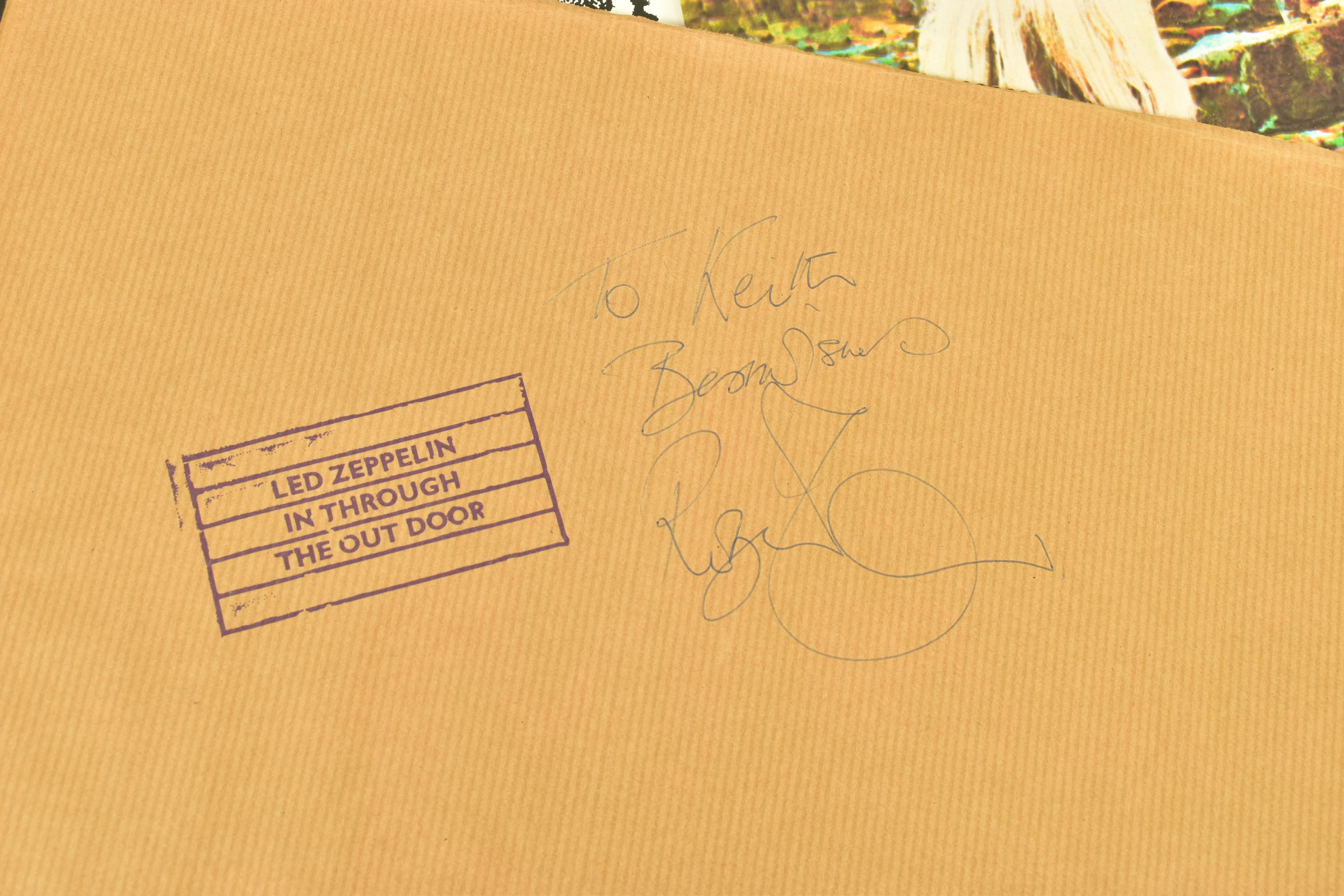 LED ZEPPELIN, IN THROUGH THE OUTDOOR signed by Robert Plant on the brown paper outer sleeve along - Bild 2 aus 7