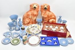 A GROUP OF ASSORTED CERAMICS, to include a boxed set of Wade Whimsies Set no.1, fifteen pieces of