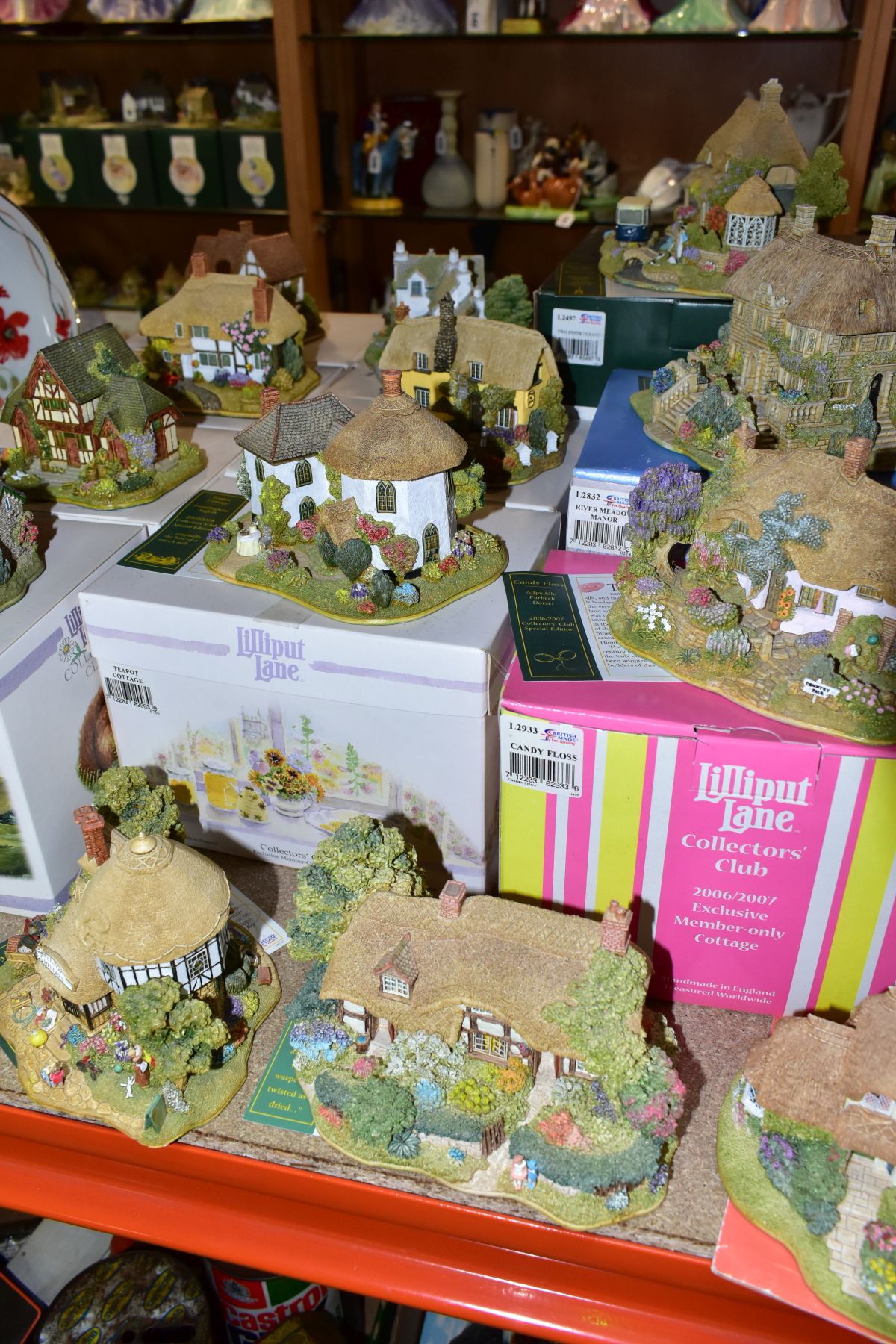 EIGHTEEN LILLIPUT LANE COLLECTORS CLUB SCULPTURES, fourteen boxed, two with no deeds, comprising - Image 5 of 6