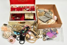 A JEWELLERY BOX OF COSTUME JEWELLERY AND OTHER ITEMS, to include a cream jewellery box with contents