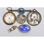 AN ASSORTMENT OF SILVER AND WHITE METAL ITEMS, to include a silver brooch of the Swedish 'tre