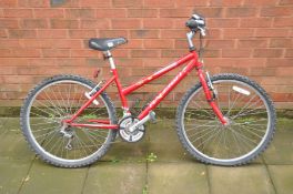 A RALEIGH MANTIS LADIES MOUNTAIN BIKE with 21 speed Shimano gears and a 16in frame