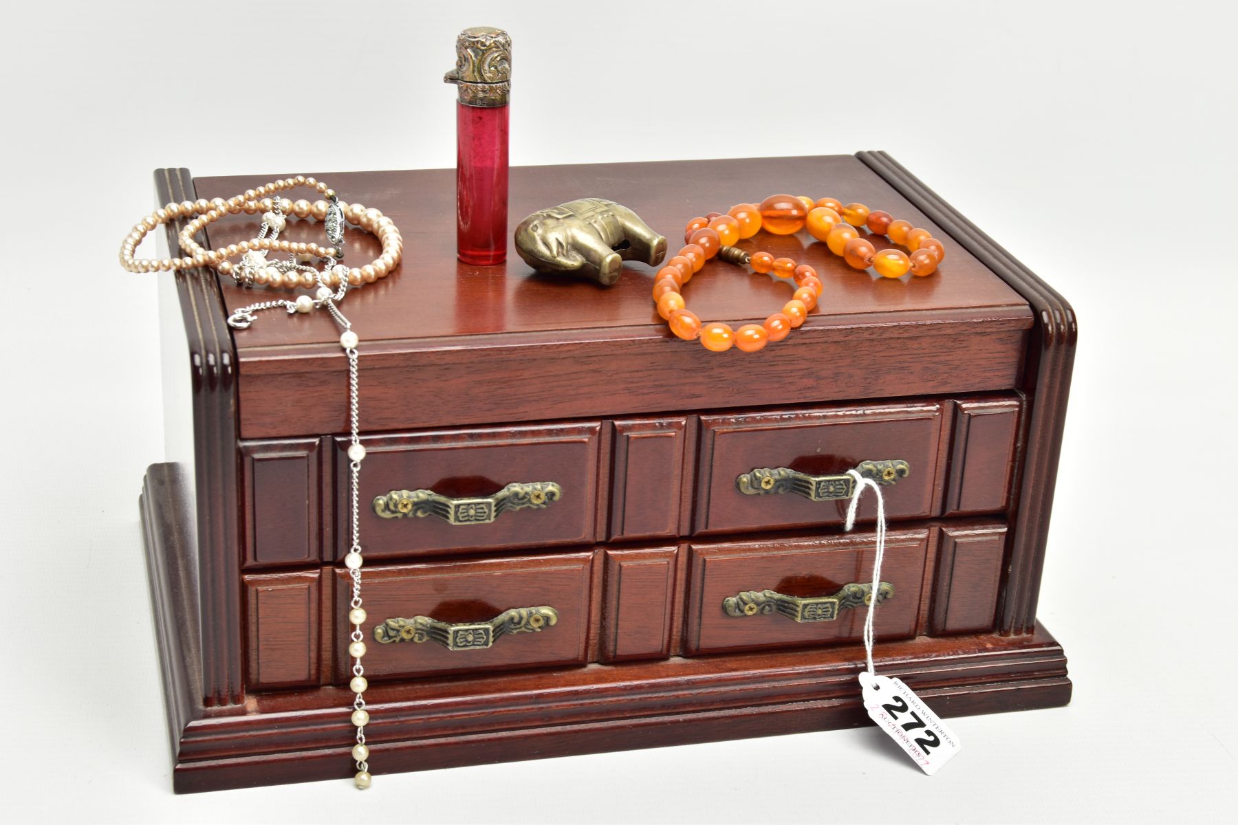 A WOODEN JEWELLERY BOX WITH CONTENTS, to include a ladies 'Sekonda' wristwatch fitted with a flexi - Image 5 of 5