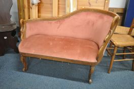 A LATE 20TH CENTURY CHAISE LONGUE, with swan neck armrests, length 125cm (this chaise longue does