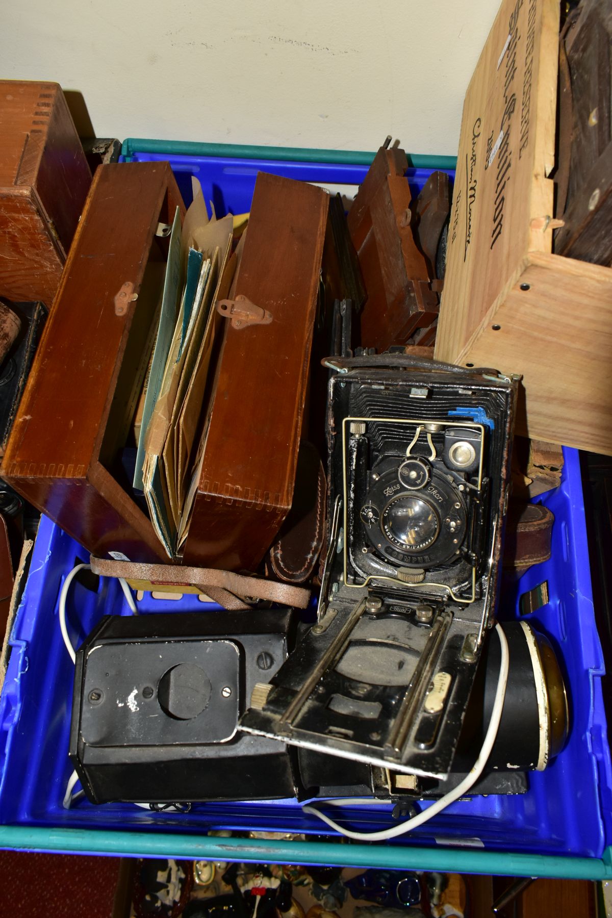 SEVEN BOXES OF ANTIQUE AND VINTAGE CAMERAS, to include a Zeiss Ikon sheet film camera with Compur - Image 4 of 8