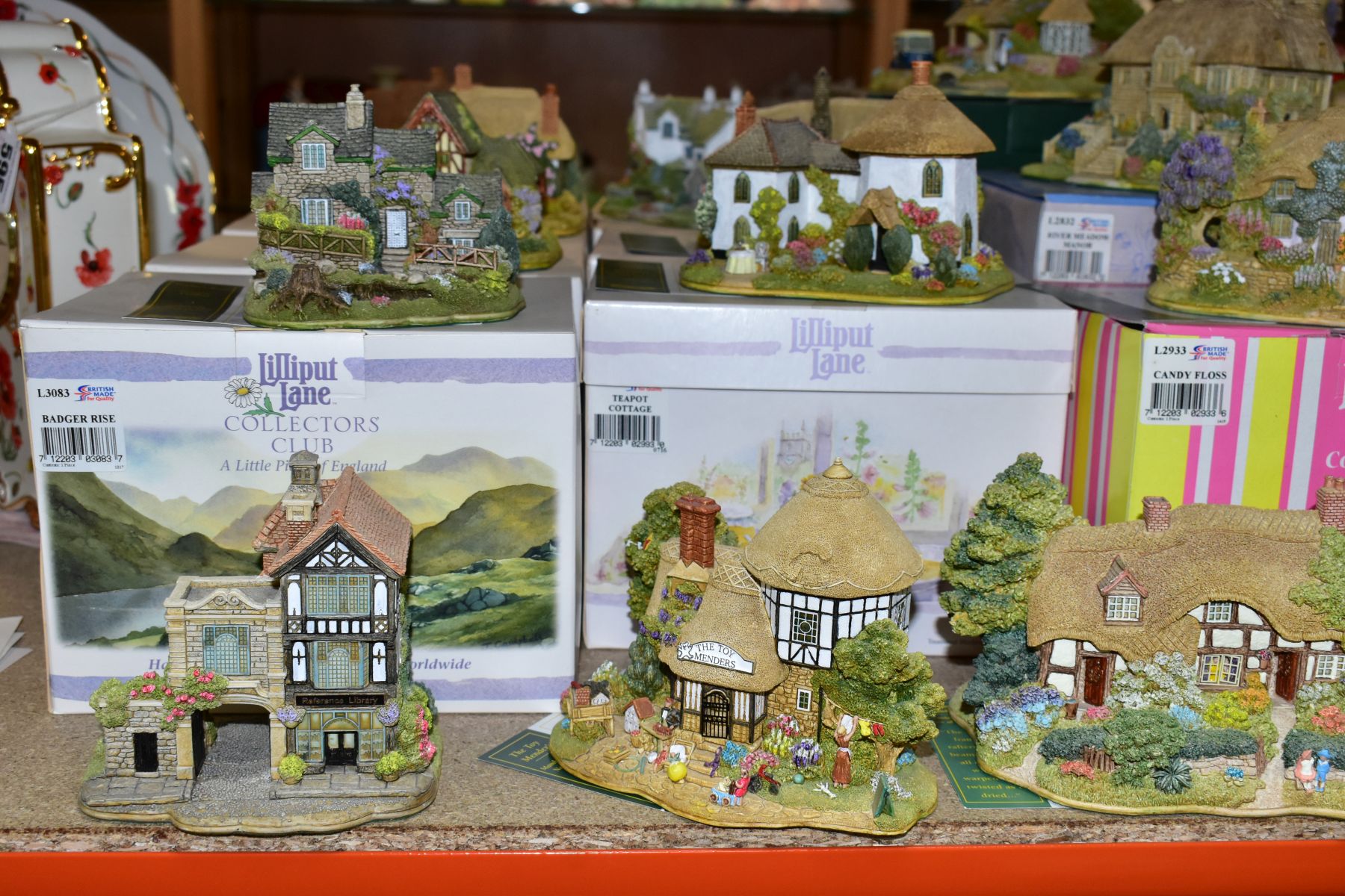 EIGHTEEN LILLIPUT LANE COLLECTORS CLUB SCULPTURES, fourteen boxed, two with no deeds, comprising - Image 6 of 6