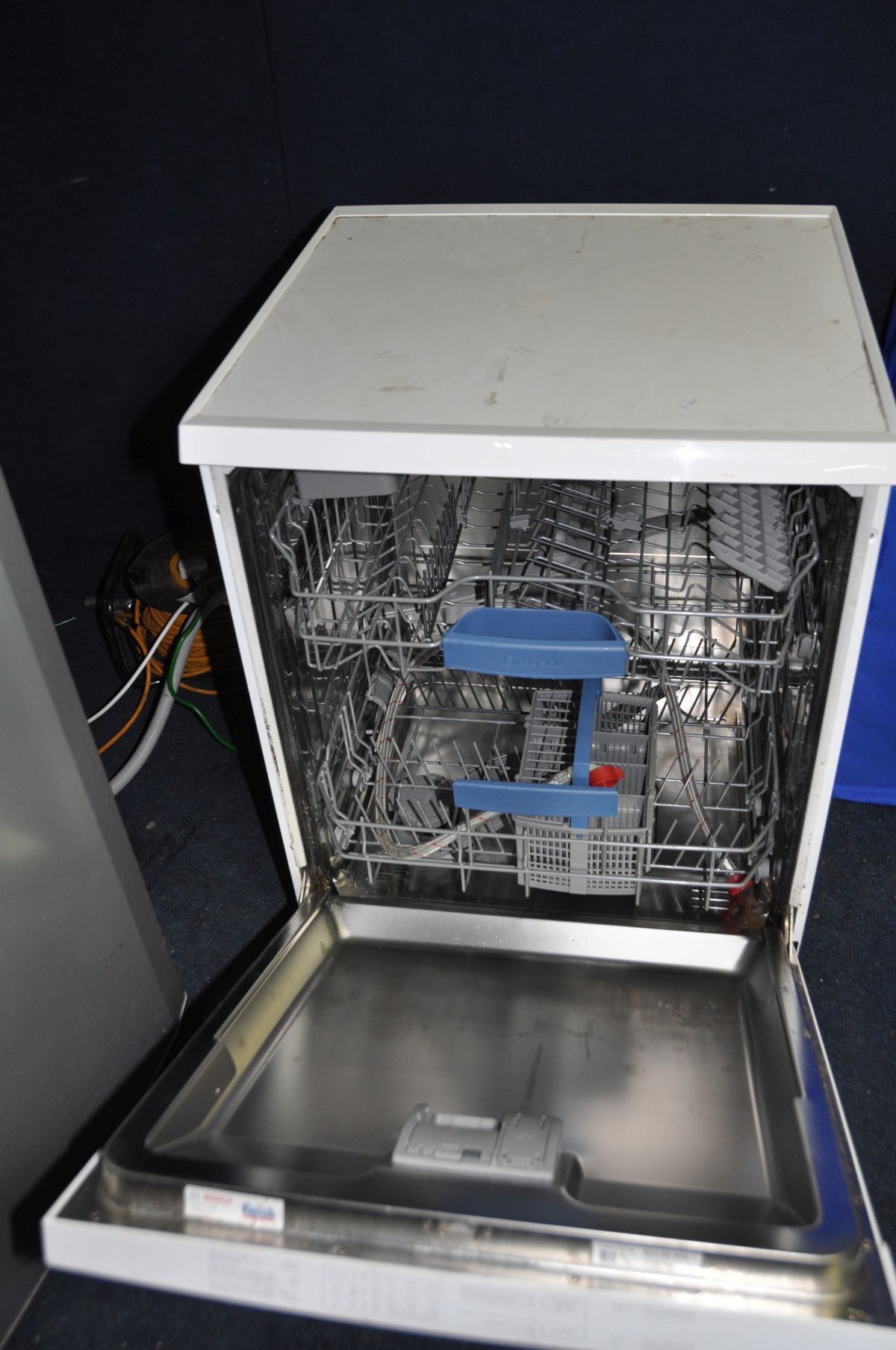 A BOSCH SMS53A12GB DISHWASHER, width 60cm, depth 60cm, height 86cm (PAT pass and powers up) - Image 2 of 2