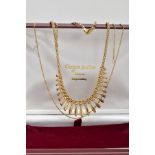 A 9CT GOLD CLEOPATRA NECKLACE AND CHAIN, a yellow gold fancy link chain, fitted with graduated